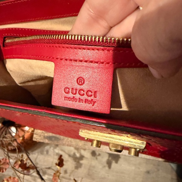 💕 Gucci Guccissima Padlock Top Handle - Large in Red - Picture 3 of 13